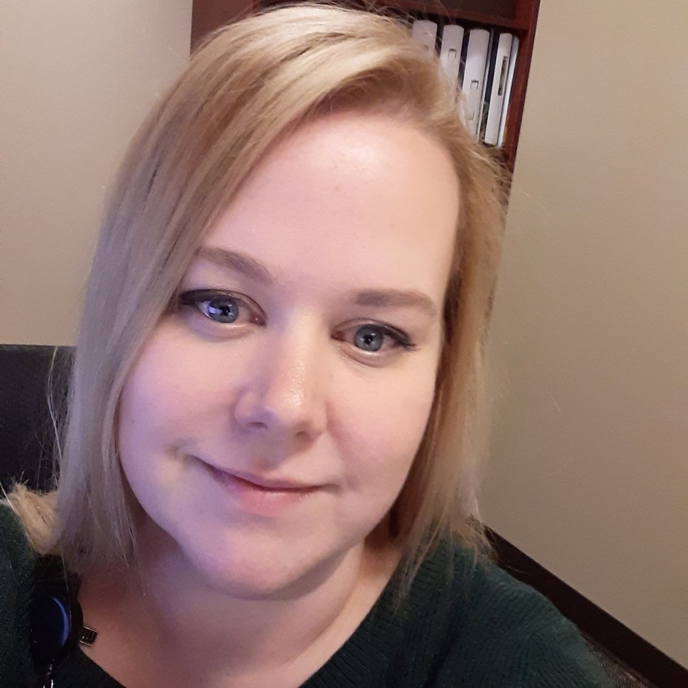 Meet your Posher, Cynthia